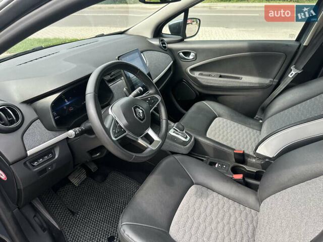 Серый Рено Зое, объемом двигателя 0 л и пробегом 39 тыс. км за 13500 $, фото 9 на Automoto.ua