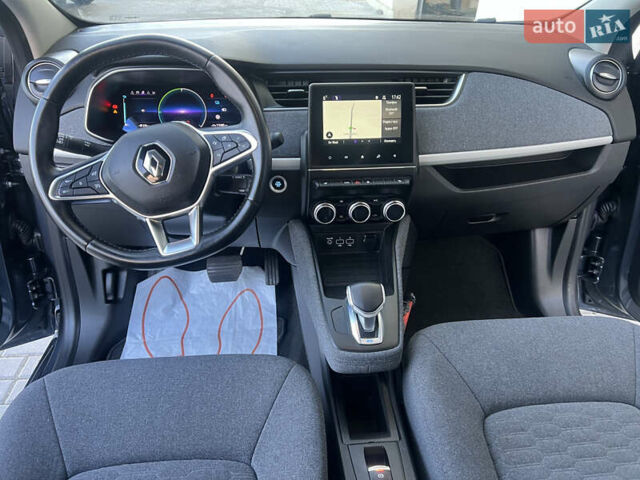 Серый Рено Зое, объемом двигателя 0 л и пробегом 115 тыс. км за 12650 $, фото 33 на Automoto.ua