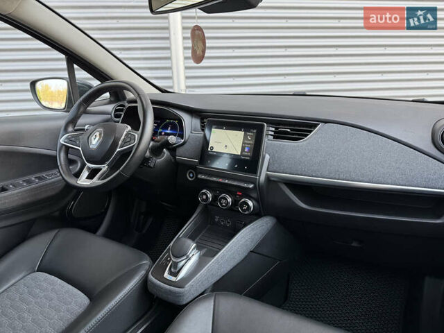 Серый Рено Зое, объемом двигателя 0 л и пробегом 24 тыс. км за 14950 $, фото 44 на Automoto.ua