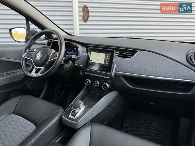 Серый Рено Зое, объемом двигателя 0 л и пробегом 24 тыс. км за 14950 $, фото 45 на Automoto.ua