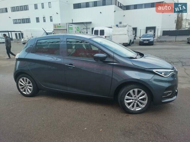 Серый Рено Зое, объемом двигателя 0 л и пробегом 68 тыс. км за 13700 $, фото 6 на Automoto.ua