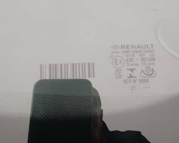 Серый Рено Зое, объемом двигателя 0 л и пробегом 19 тыс. км за 15900 $, фото 23 на Automoto.ua