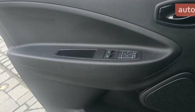 Рено Зое 2021 в Ивано-Франковске на Automoto.ua Серый Рено Зое, объемом двигателя 0 л и пробегом 31 тыс. км за 13450 $, фото 22 на Automoto.ua