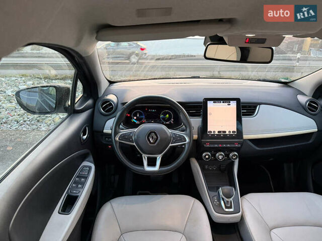 Серый Рено Зое, объемом двигателя 0 л и пробегом 40 тыс. км за 12200 $, фото 11 на Automoto.ua