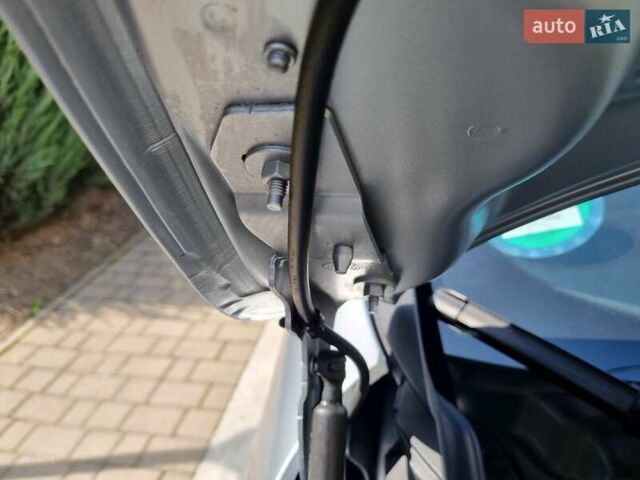 Серый Рено Зое, объемом двигателя 0 л и пробегом 66 тыс. км за 12850 $, фото 30 на Automoto.ua
