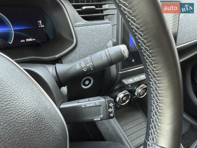 Серый Рено Зое, объемом двигателя 0 л и пробегом 24 тыс. км за 14950 $, фото 81 на Automoto.ua