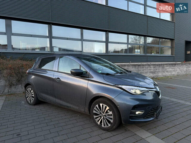 Серый Рено Зое, объемом двигателя 0 л и пробегом 40 тыс. км за 12200 $, фото 6 на Automoto.ua