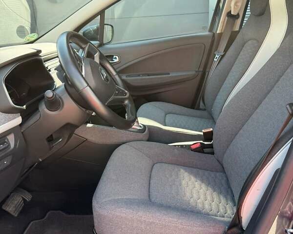Сірий Рено Зое, об'ємом двигуна 0 л та пробігом 17 тис. км за 15200 $, фото 7 на Automoto.ua