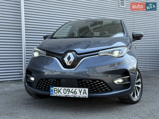 Серый Рено Зое, объемом двигателя 0 л и пробегом 24 тыс. км за 14950 $, фото 7 на Automoto.ua