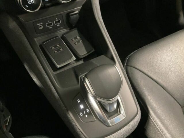 Серый Рено Зое, объемом двигателя 0 л и пробегом 105 тыс. км за 11900 $, фото 12 на Automoto.ua