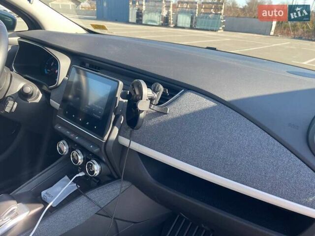 Серый Рено Зое, объемом двигателя 0 л и пробегом 22 тыс. км за 14100 $, фото 13 на Automoto.ua