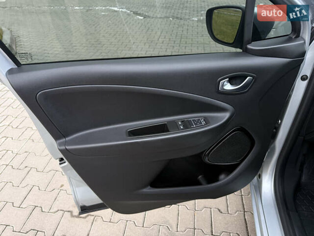 Сірий Рено Зое, об'ємом двигуна 0 л та пробігом 85 тис. км за 12600 $, фото 15 на Automoto.ua