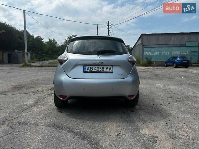 Серый Рено Зое, объемом двигателя 0 л и пробегом 38 тыс. км за 16250 $, фото 31 на Automoto.ua