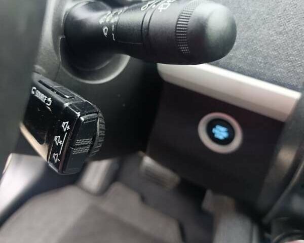 Серый Рено Зое, объемом двигателя 0 л и пробегом 81 тыс. км за 12700 $, фото 2 на Automoto.ua