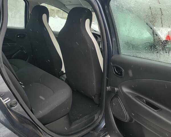 Серый Рено Зое, объемом двигателя 0 л и пробегом 23 тыс. км за 13650 $, фото 10 на Automoto.ua