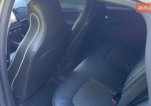 Серый Рено Зое, объемом двигателя 0 л и пробегом 18 тыс. км за 15300 $, фото 21 на Automoto.ua