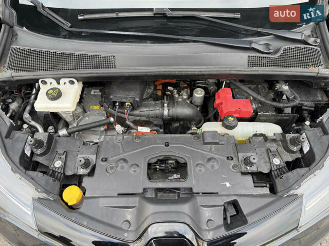 Серый Рено Зое, объемом двигателя 0 л и пробегом 45 тыс. км за 12999 $, фото 11 на Automoto.ua