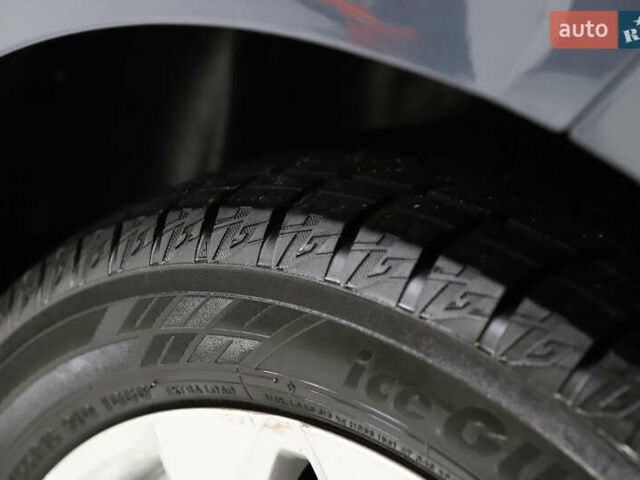 Серый Рено Зое, объемом двигателя 0 л и пробегом 28 тыс. км за 14700 $, фото 38 на Automoto.ua