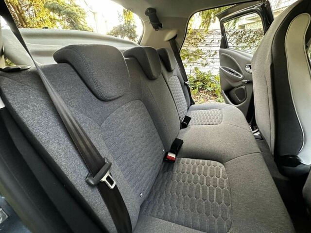 Сірий Рено Зое, об'ємом двигуна 0 л та пробігом 45 тис. км за 12750 $, фото 15 на Automoto.ua