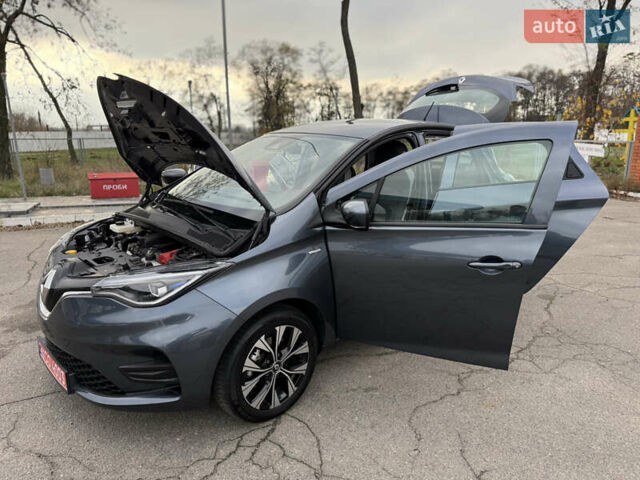 Серый Рено Зое, объемом двигателя 0 л и пробегом 45 тыс. км за 12999 $, фото 121 на Automoto.ua