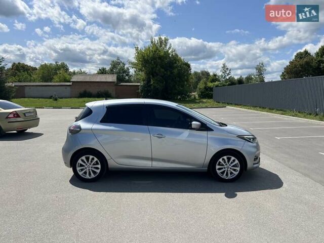 Серый Рено Зое, объемом двигателя 0 л и пробегом 57 тыс. км за 13777 $, фото 9 на Automoto.ua