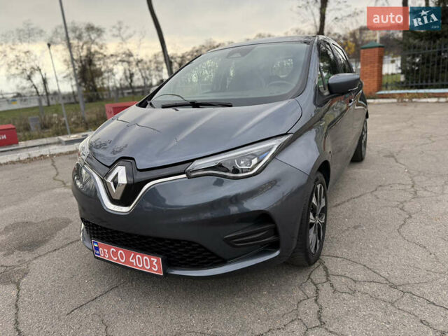 Серый Рено Зое, объемом двигателя 0 л и пробегом 45 тыс. км за 12999 $, фото 30 на Automoto.ua
