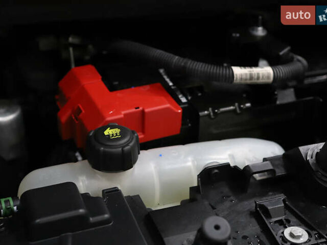 Серый Рено Зое, объемом двигателя 0 л и пробегом 28 тыс. км за 14700 $, фото 83 на Automoto.ua