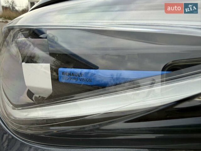 Серый Рено Зое, объемом двигателя 0 л и пробегом 45 тыс. км за 12999 $, фото 37 на Automoto.ua