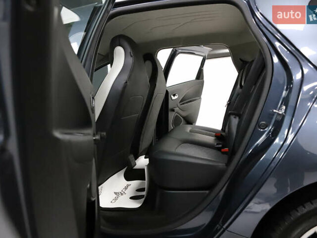 Серый Рено Зое, объемом двигателя 0 л и пробегом 28 тыс. км за 14700 $, фото 65 на Automoto.ua