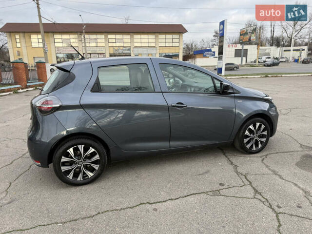 Серый Рено Зое, объемом двигателя 0 л и пробегом 45 тыс. км за 12999 $, фото 16 на Automoto.ua