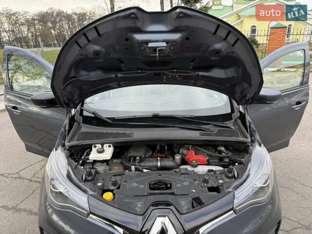 Серый Рено Зое, объемом двигателя 0 л и пробегом 45 тыс. км за 12999 $, фото 101 на Automoto.ua
