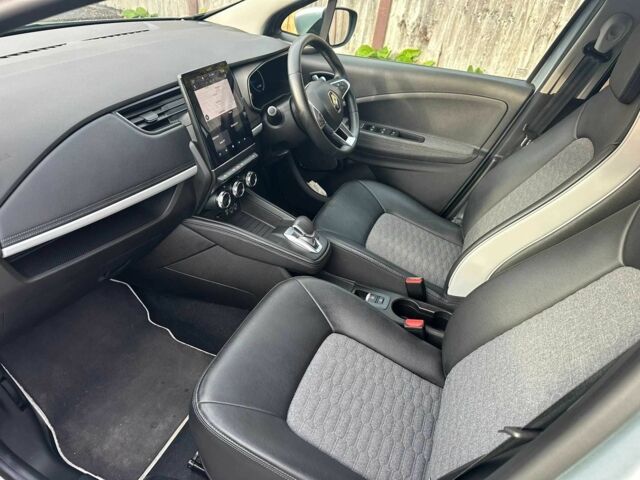 Серый Рено Зое, объемом двигателя 10 л и пробегом 20 тыс. км за 11000 $, фото 4 на Automoto.ua