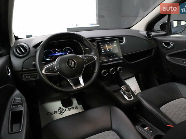 Серый Рено Зое, объемом двигателя 0 л и пробегом 28 тыс. км за 14700 $, фото 69 на Automoto.ua