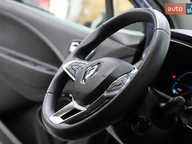 Серый Рено Зое, объемом двигателя 0 л и пробегом 28 тыс. км за 14700 $, фото 63 на Automoto.ua