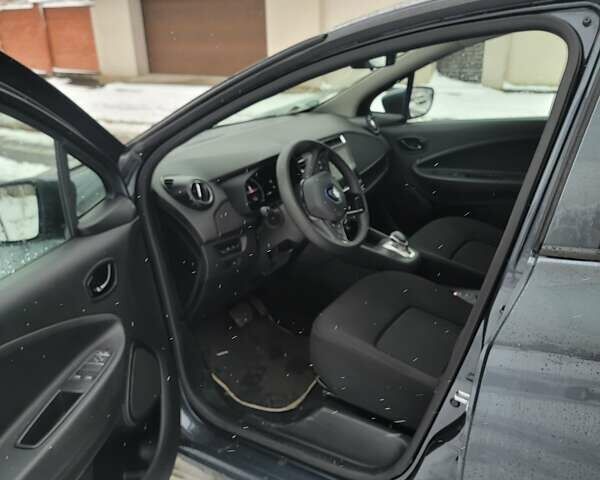 Серый Рено Зое, объемом двигателя 0 л и пробегом 23 тыс. км за 13650 $, фото 8 на Automoto.ua