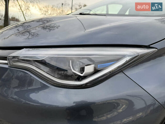 Серый Рено Зое, объемом двигателя 0 л и пробегом 45 тыс. км за 12999 $, фото 36 на Automoto.ua