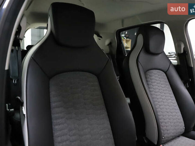 Серый Рено Зое, объемом двигателя 0 л и пробегом 28 тыс. км за 14700 $, фото 62 на Automoto.ua