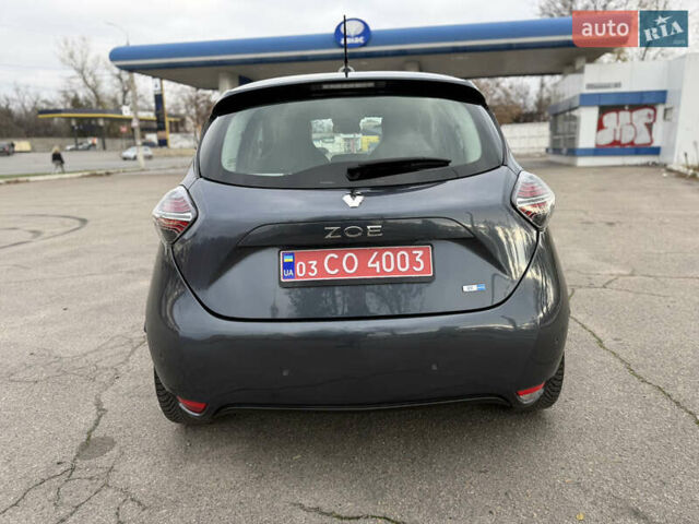 Серый Рено Зое, объемом двигателя 0 л и пробегом 45 тыс. км за 12999 $, фото 21 на Automoto.ua