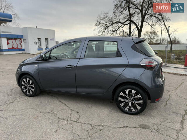 Серый Рено Зое, объемом двигателя 0 л и пробегом 45 тыс. км за 12999 $, фото 26 на Automoto.ua