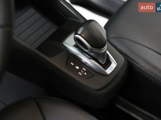 Серый Рено Зое, объемом двигателя 0 л и пробегом 28 тыс. км за 14700 $, фото 51 на Automoto.ua