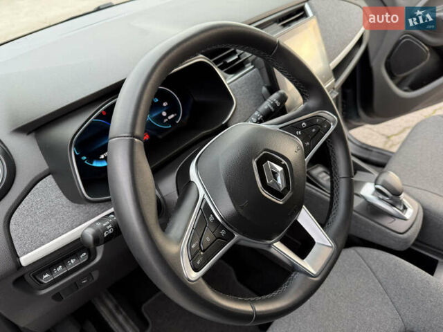 Серый Рено Зое, объемом двигателя 0 л и пробегом 45 тыс. км за 12999 $, фото 68 на Automoto.ua