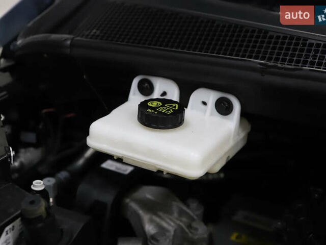 Серый Рено Зое, объемом двигателя 0 л и пробегом 28 тыс. км за 14700 $, фото 82 на Automoto.ua