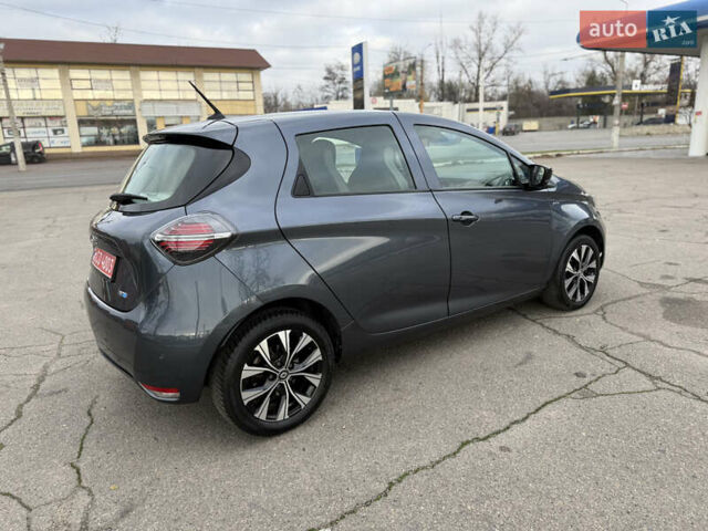 Серый Рено Зое, объемом двигателя 0 л и пробегом 45 тыс. км за 12999 $, фото 17 на Automoto.ua