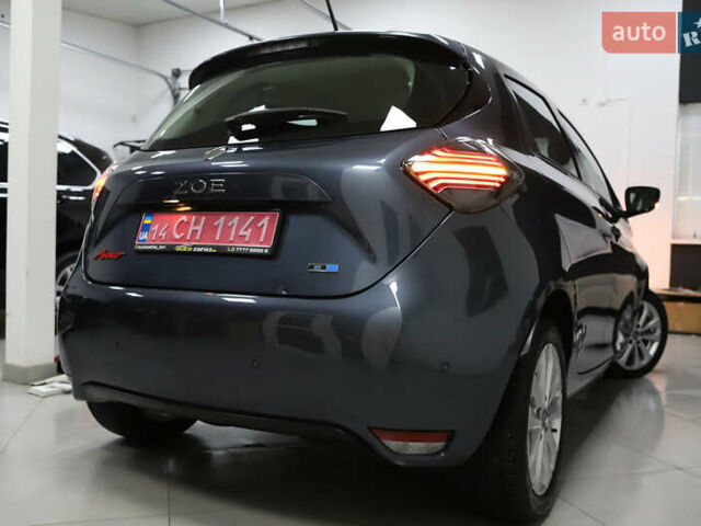 Серый Рено Зое, объемом двигателя 0 л и пробегом 28 тыс. км за 14700 $, фото 5 на Automoto.ua