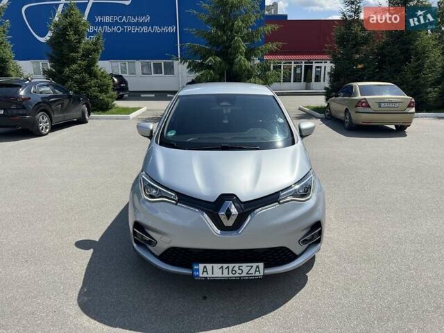Серый Рено Зое, объемом двигателя 0 л и пробегом 57 тыс. км за 13777 $, фото 2 на Automoto.ua
