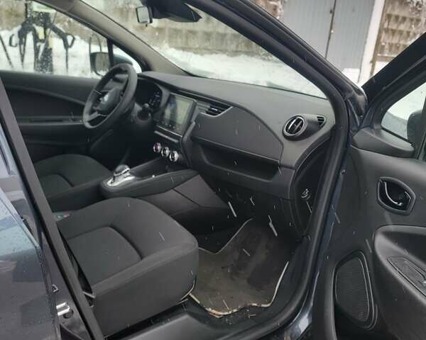 Серый Рено Зое, объемом двигателя 0 л и пробегом 23 тыс. км за 13650 $, фото 11 на Automoto.ua