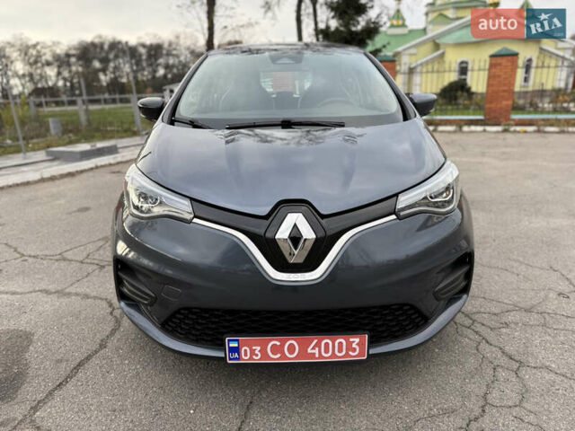 Серый Рено Зое, объемом двигателя 0 л и пробегом 45 тыс. км за 12999 $, фото 31 на Automoto.ua