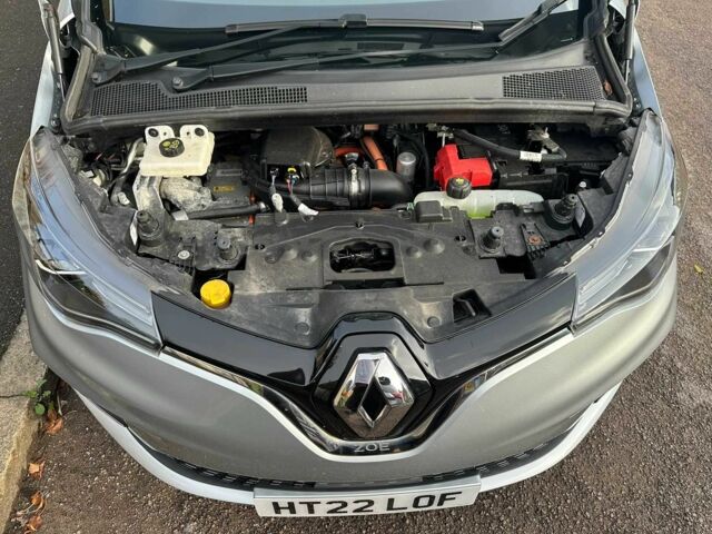 Серый Рено Зое, объемом двигателя 10 л и пробегом 20 тыс. км за 11000 $, фото 5 на Automoto.ua