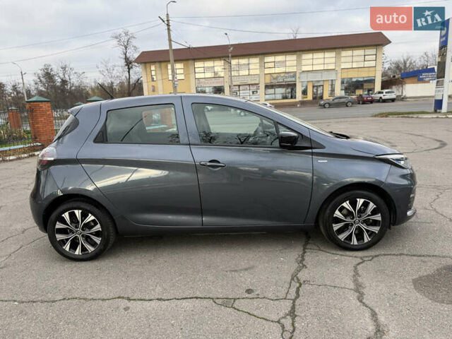 Серый Рено Зое, объемом двигателя 0 л и пробегом 45 тыс. км за 12999 $, фото 15 на Automoto.ua