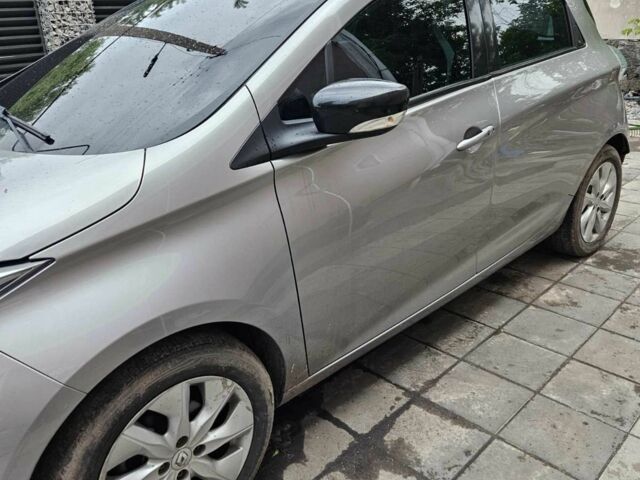 Сірий Рено Зое, об'ємом двигуна 0 л та пробігом 74 тис. км за 7500 $, фото 2 на Automoto.ua